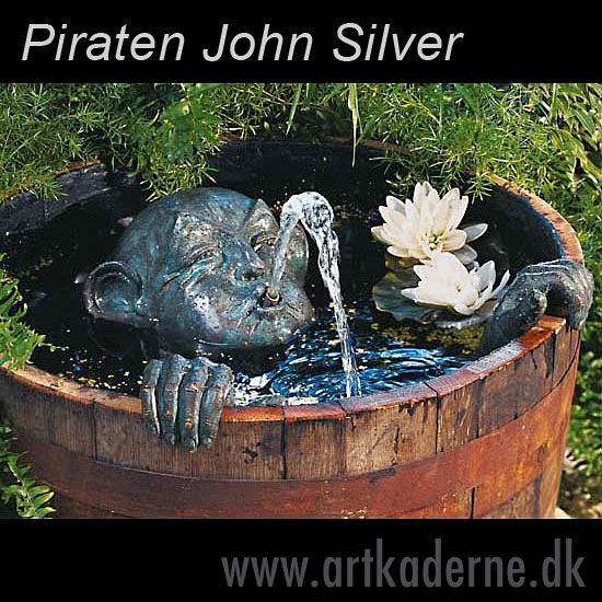 Vandfontæne - John Silver i tønde - klik og se flere detaljer på denne vare