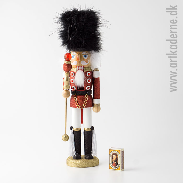 Nutcracker figur med metalic look - klik og se flere detaljer på denne vare