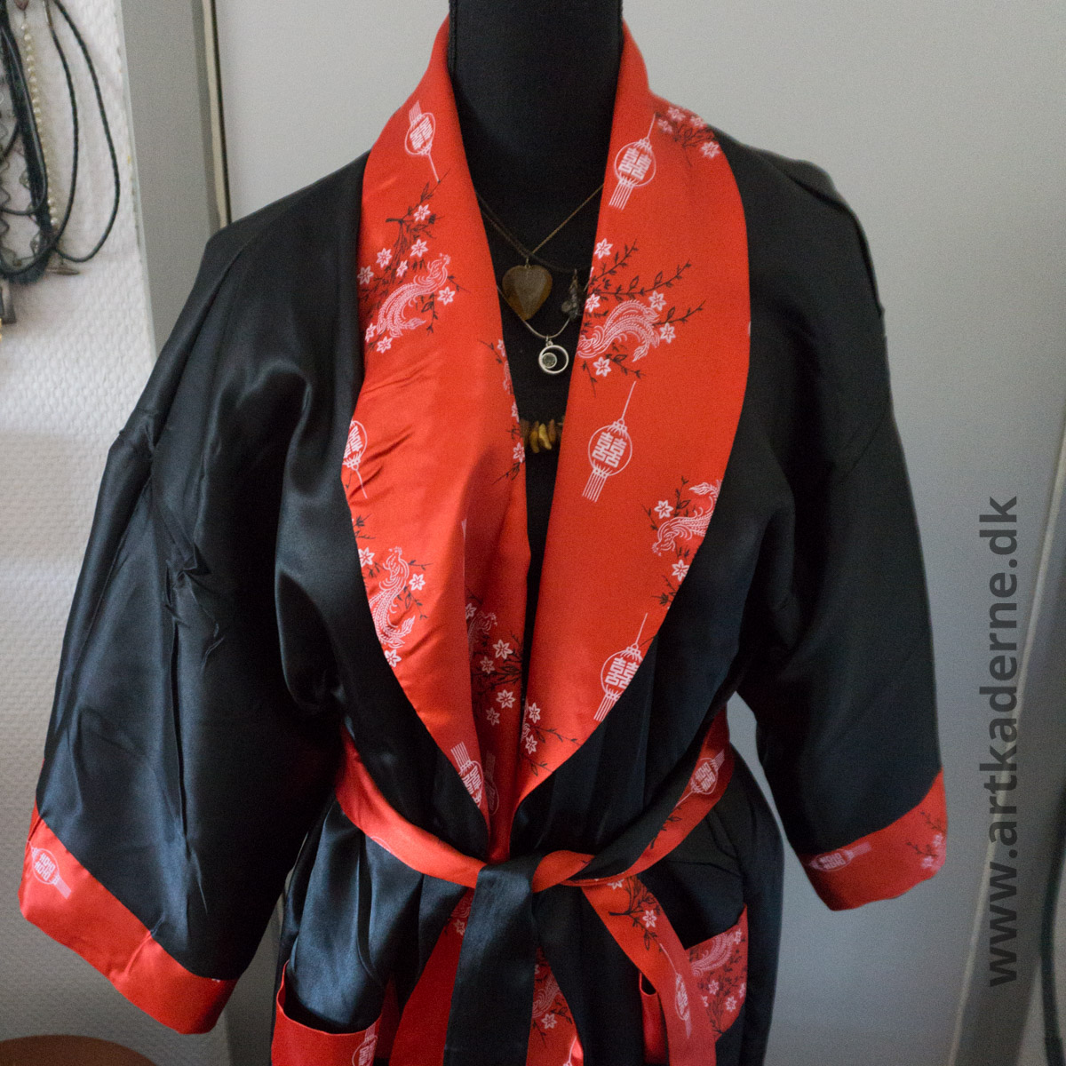 red kimono_front